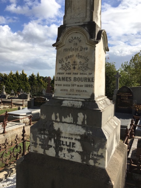 Pakenham grave