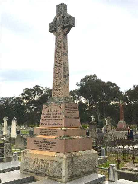 16 Euroa McCormack&#39;s graves