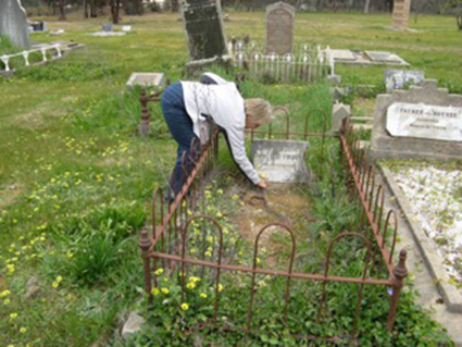 Sue with alice&#39;s grave